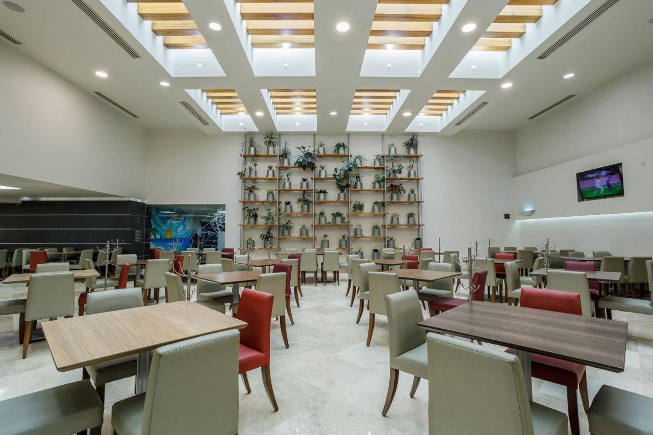 Real Inn Tijuana By Camino Real Hoteles Екстер'єр фото The lounge at the airport