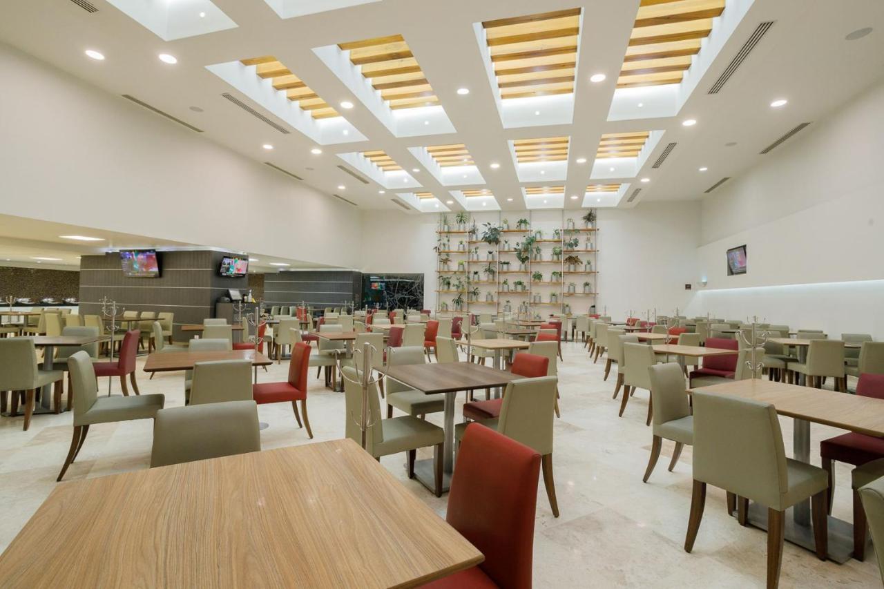 Real Inn Tijuana By Camino Real Hoteles Екстер'єр фото The lounge at the airport