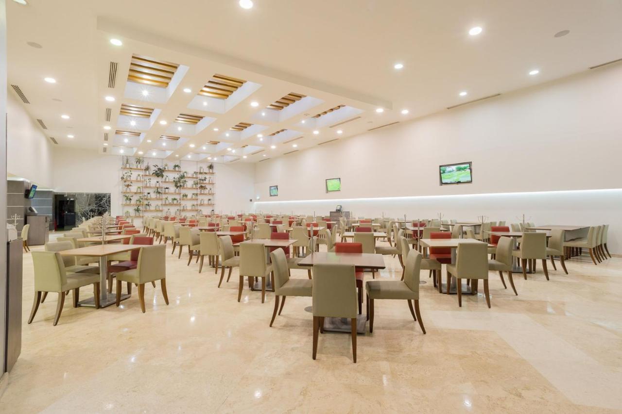Real Inn Tijuana By Camino Real Hoteles Екстер'єр фото The lounge at the airport