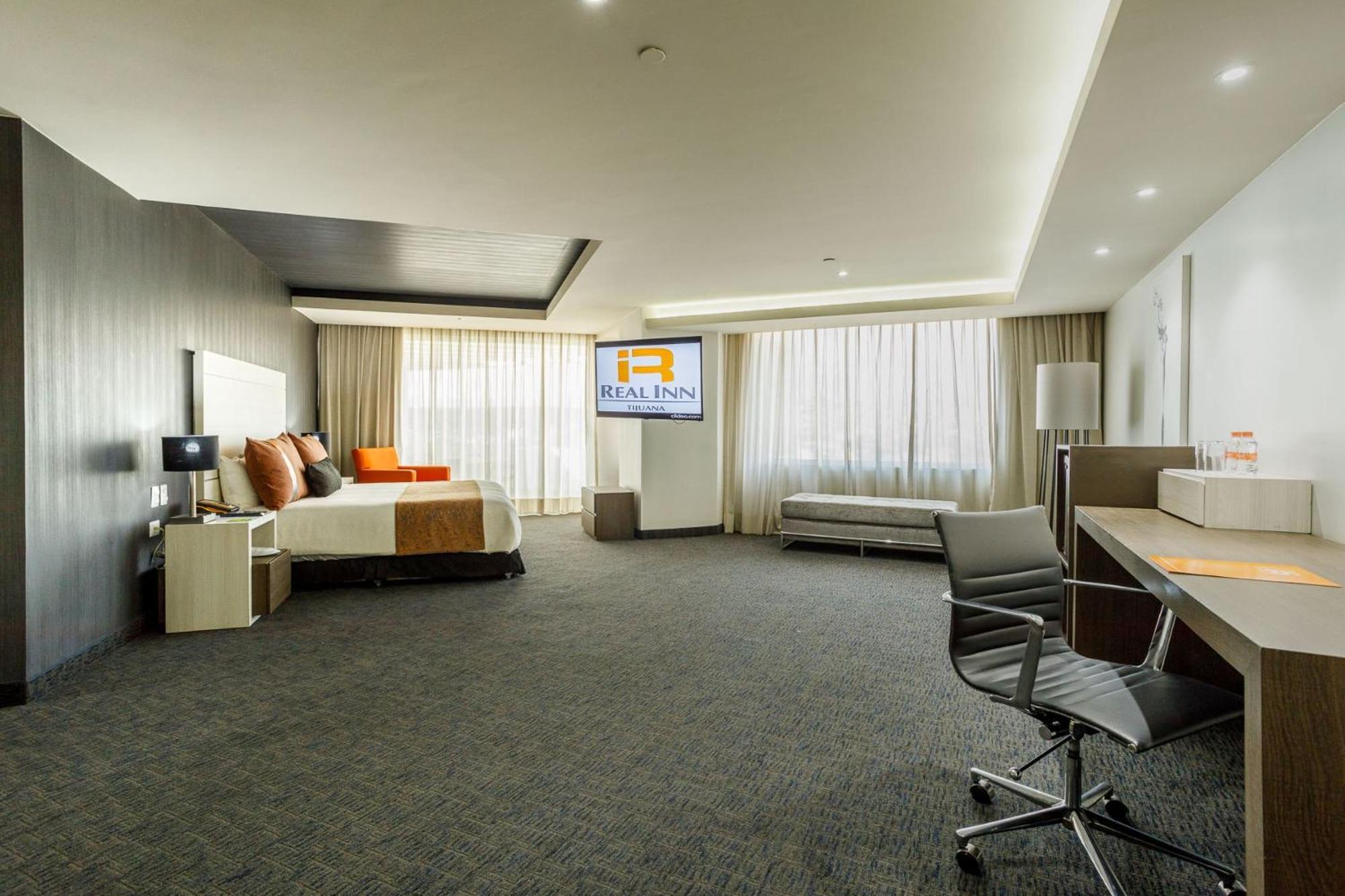 Real Inn Tijuana By Camino Real Hoteles Екстер'єр фото A suite at the hotel