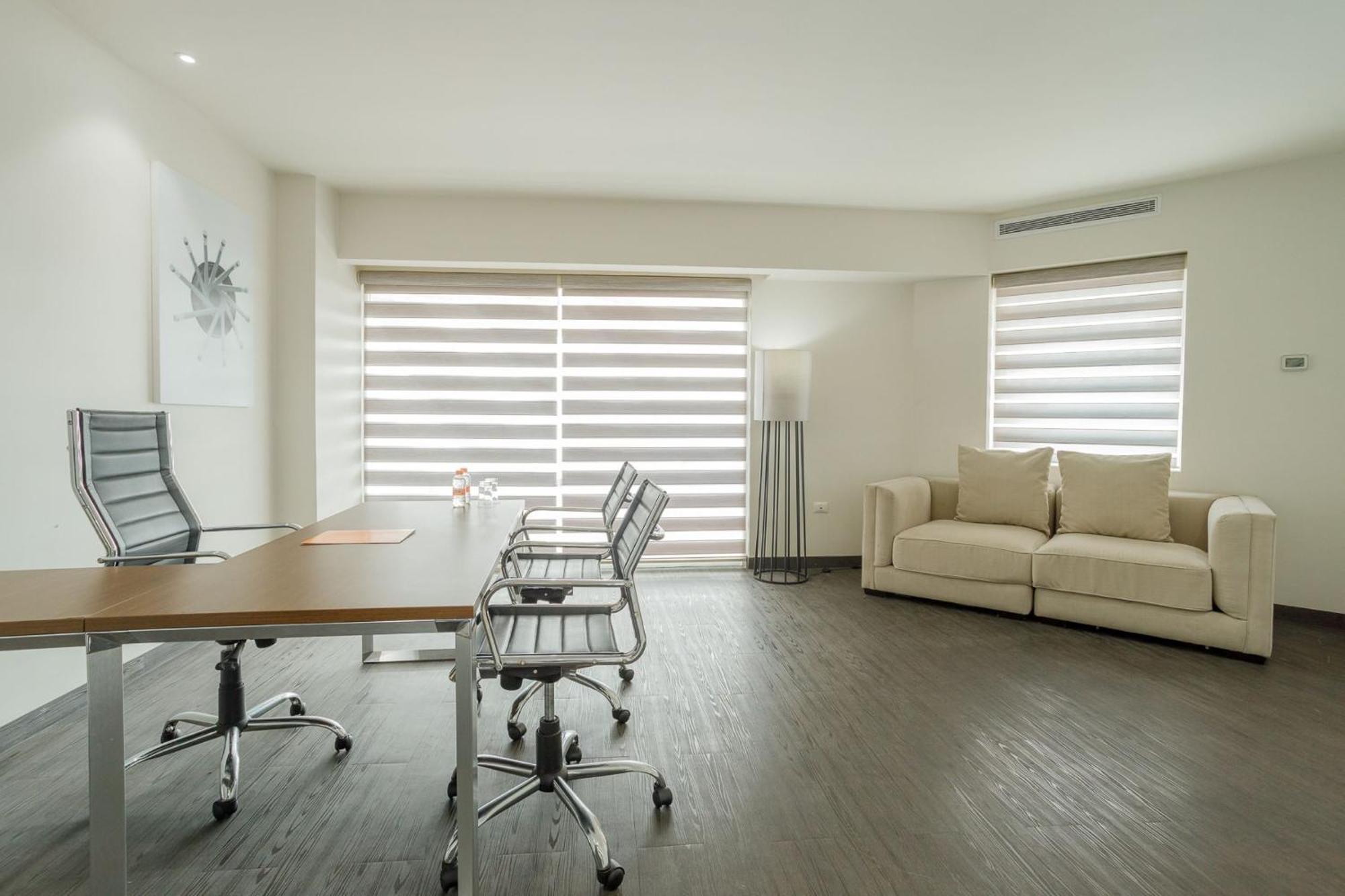 Real Inn Tijuana By Camino Real Hoteles Екстер'єр фото Zebra roller shades