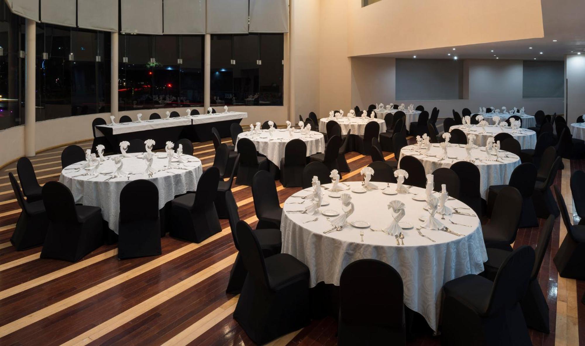 Real Inn Tijuana By Camino Real Hoteles Екстер'єр фото The Great Hall